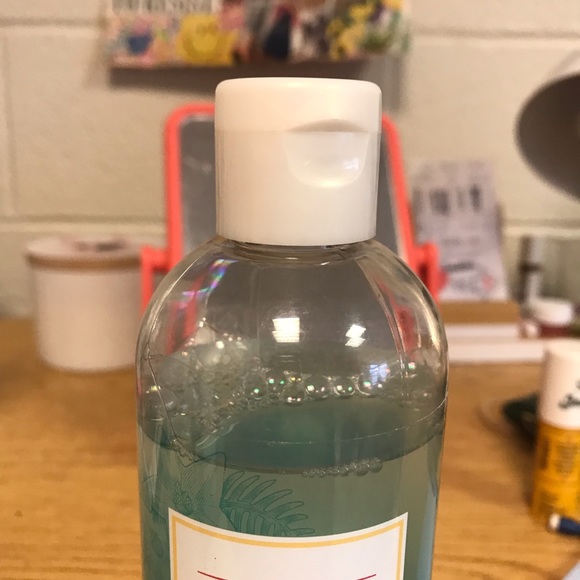 Burt’s bees micellar cleansing water - Picture 2 of 3